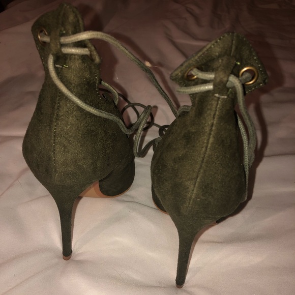 Green pumps NWOT - Picture 4 of 7